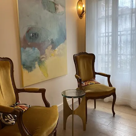 Frühstückspension Aux Augustins 4*