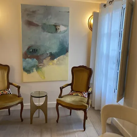 Bed & Breakfast La Maison Des Augustins 4 Stars Et Fitness Avignone