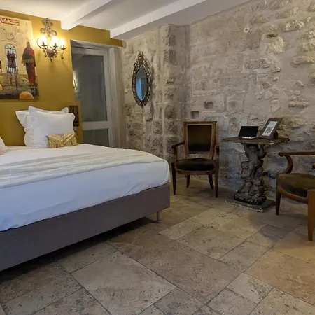 La Maison Des Augustins 4 Stars Et Fitness Bed & Breakfast