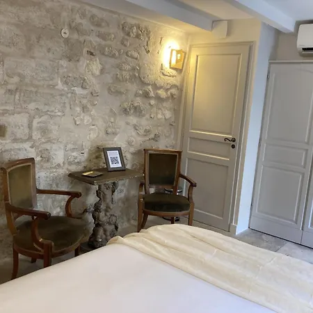 La Maison Des Augustins 4 Stars Et Fitness 4* Avignone