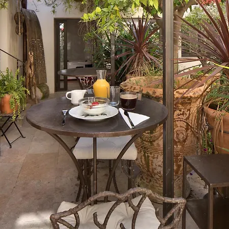 La Maison Des Augustins 4 Stars Et Fitness Bed & Breakfast 4*