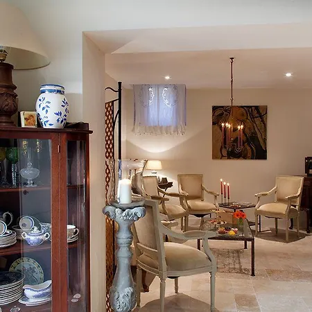 La Maison Des Augustins 4 Stars Et Fitness Bed & Breakfast 4*