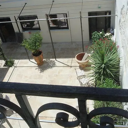 La Maison Des Augustins 4 Stars Et Fitness 4* Aviñón